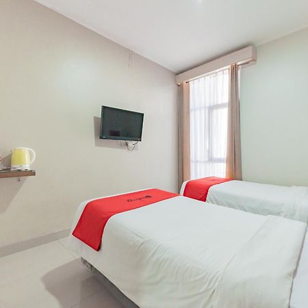 Reddoorz Near Pasar Baru Bandung Hotel Exterior photo
